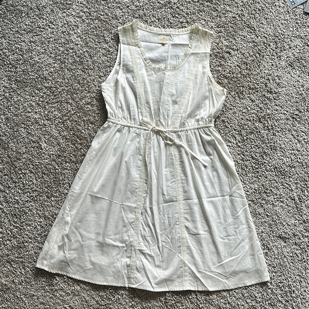Banana republic, medium, off-white dress. Functional drawstring. Fully lined.